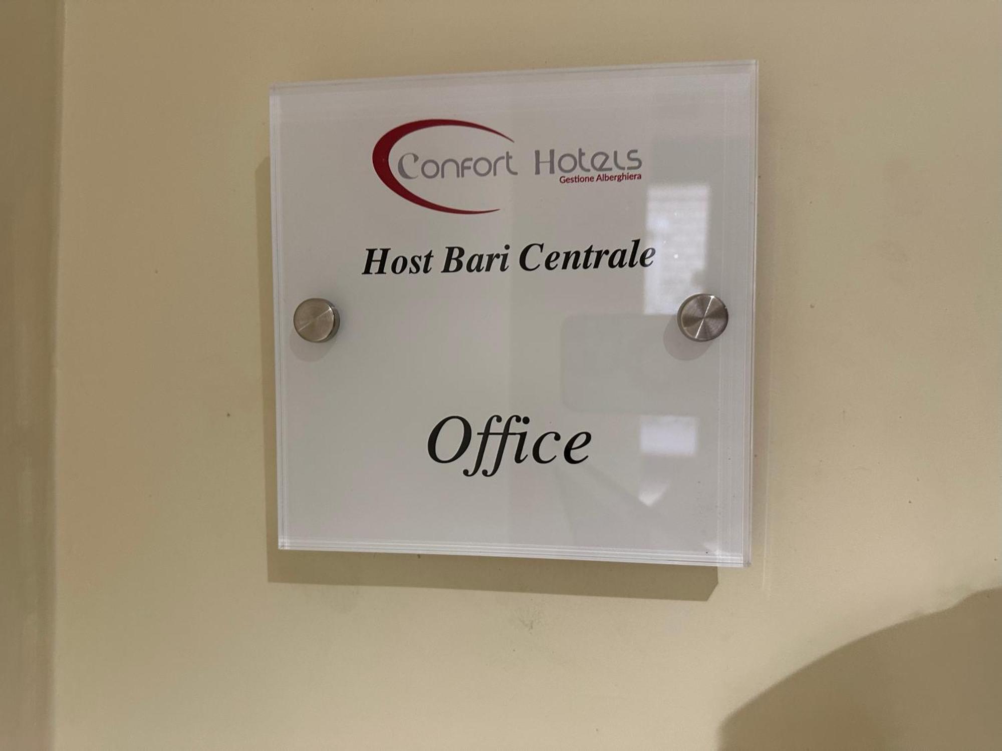 Cconforthotels Host Bari Centrale Exterior foto